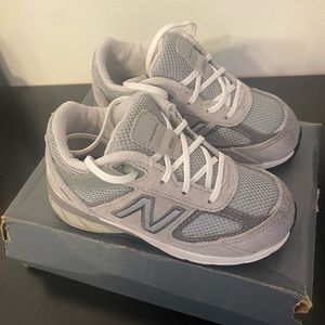 New Balance 990v5